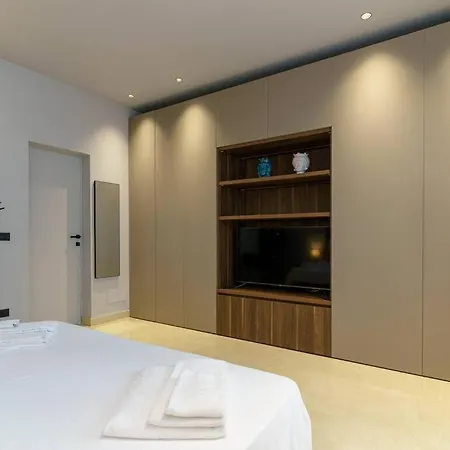 Domus Lavica Apartment *